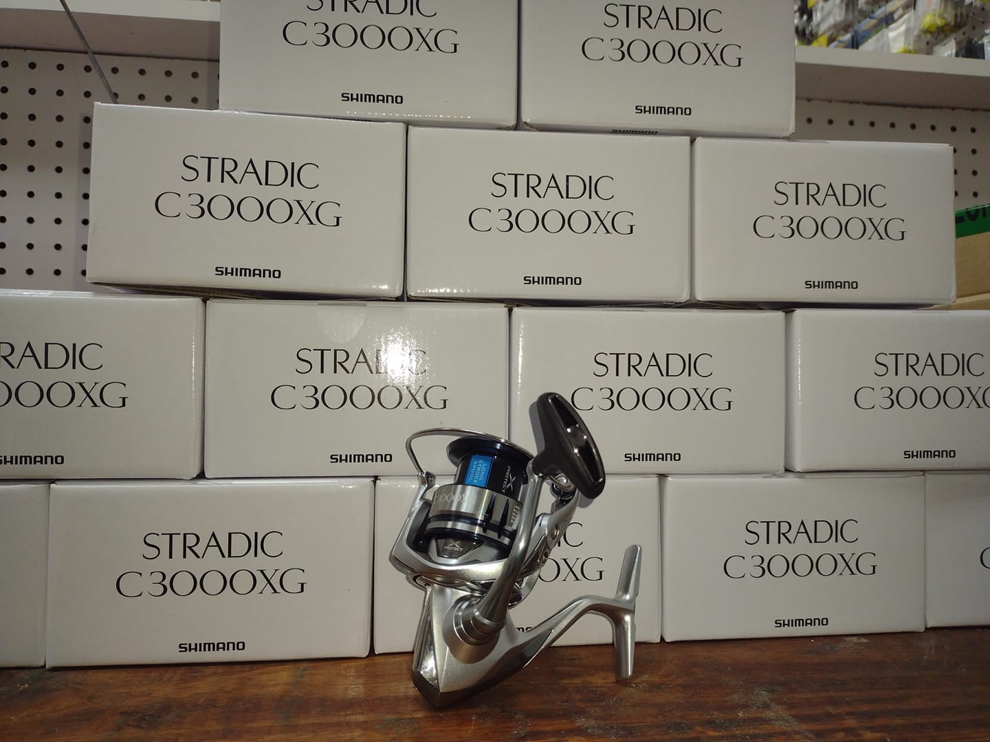 Shimano Stradic FL 3000 Spinning Reel, Sports Equipment, Fishing